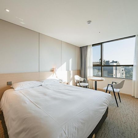 Hotel Zinc Согвипхо Экстерьер фото