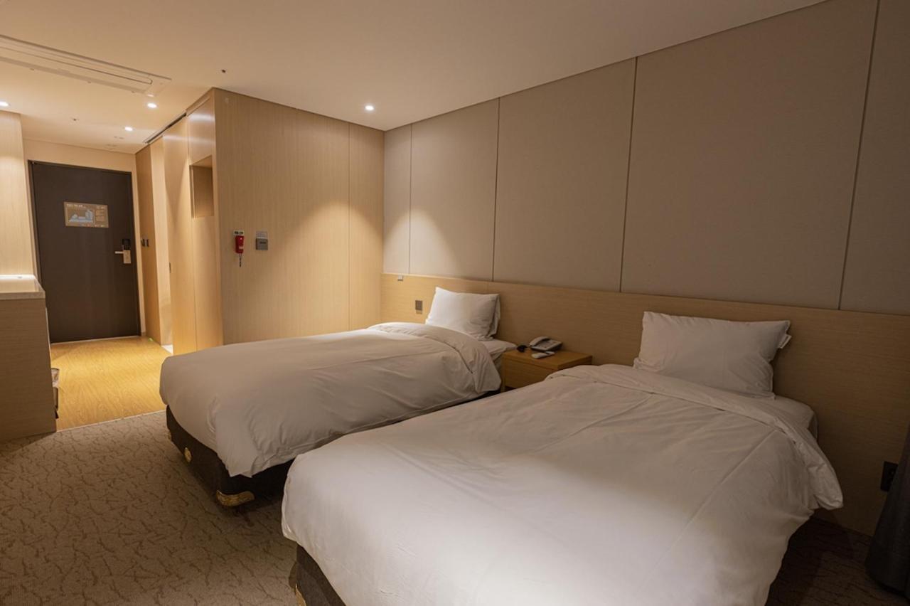 Hotel Zinc Согвипхо Экстерьер фото