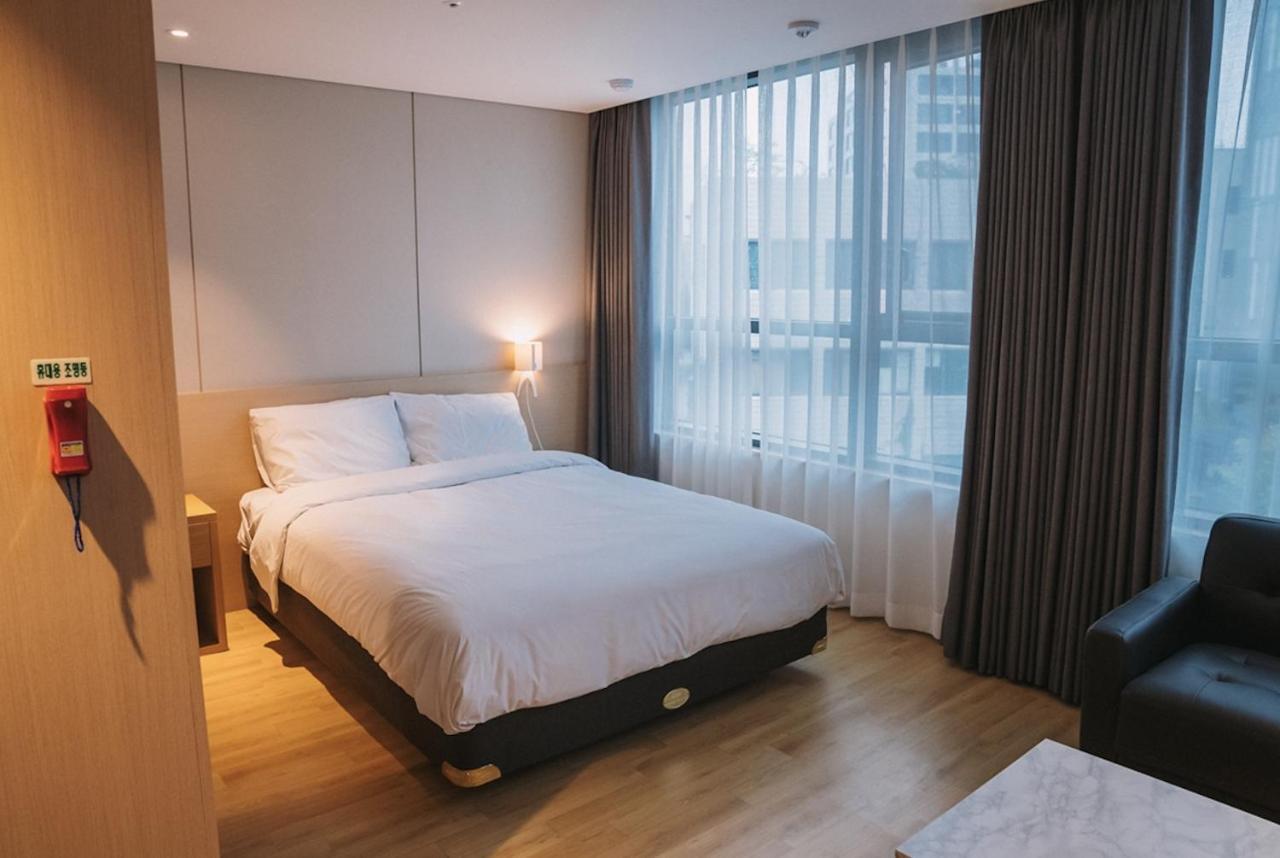 Hotel Zinc Согвипхо Экстерьер фото