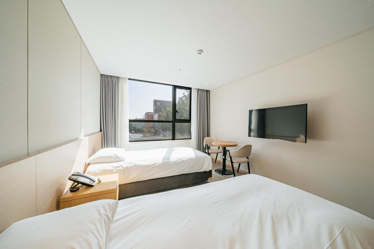 Hotel Zinc Согвипхо Экстерьер фото