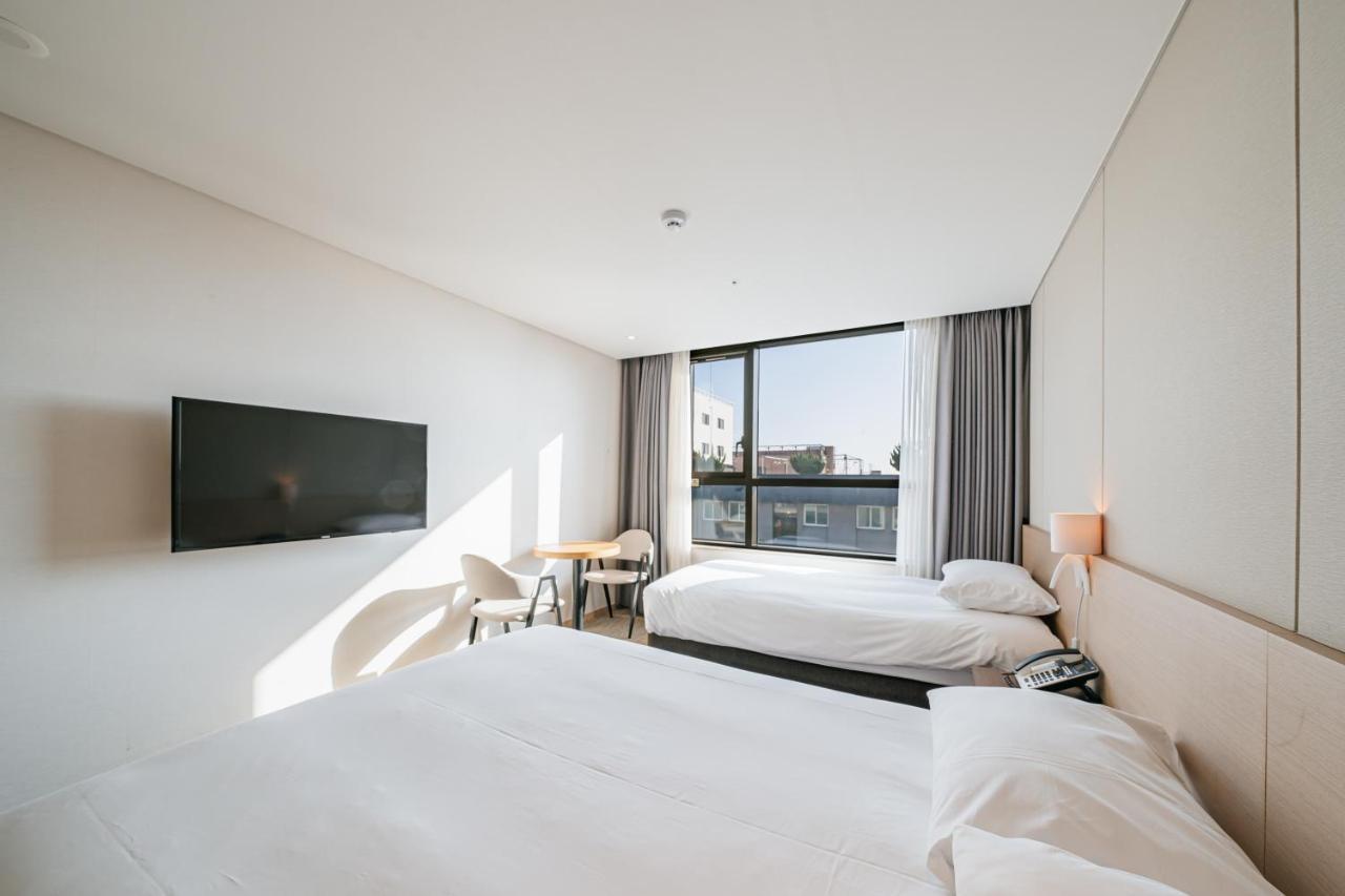 Hotel Zinc Согвипхо Экстерьер фото