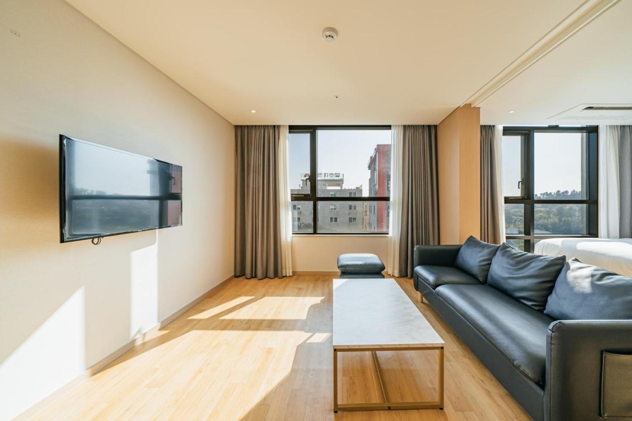 Hotel Zinc Согвипхо Экстерьер фото